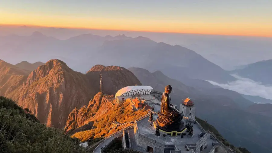 Vi vu kh&aacute;m ph&aacute; Sapa tr&aacute;nh c&aacute;i n&oacute;ng những ng&agrave;y cuối hạ 3