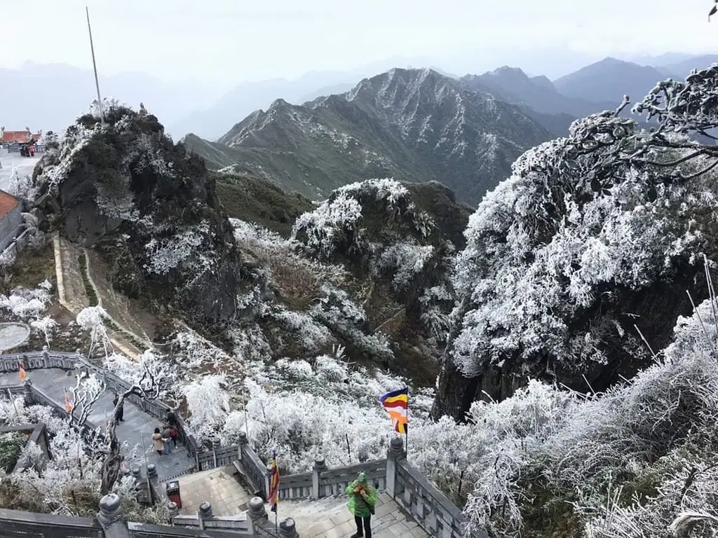 Lịch tr&igrave;nh kh&aacute;m ph&aacute; Sapa 2N1Đ - Đường l&ecirc;n Thị trấn trong m&acirc;y hấp dẫn, cực chi tiết 6