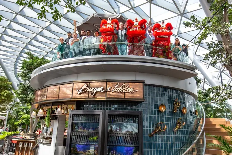 Jewel Changi kiệt t&aacute;c kiến tr&uacute;c h&agrave;i h&ograve;a với thi&ecirc;n nhi&ecirc;n tại Singapore 17