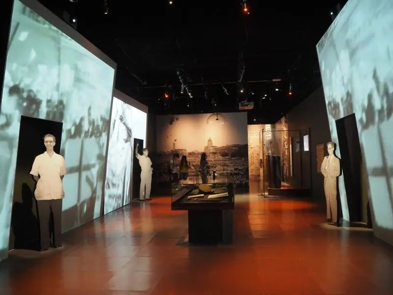 Tham quan National Gallery Singapore nơi lịch sử văn h&oacute;a giao thoa 6