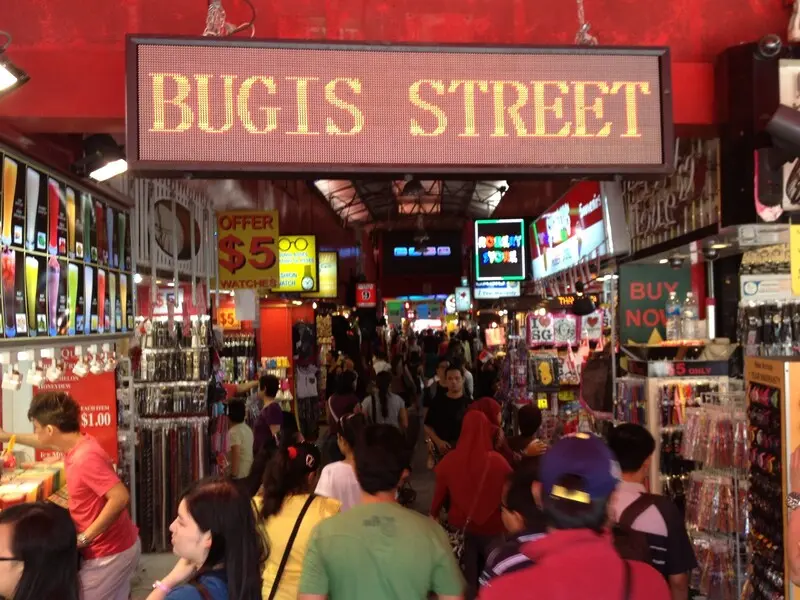 Thưởng ngoạn Bugis Street, thi&ecirc;n đường mua sắm tại Singapore 5