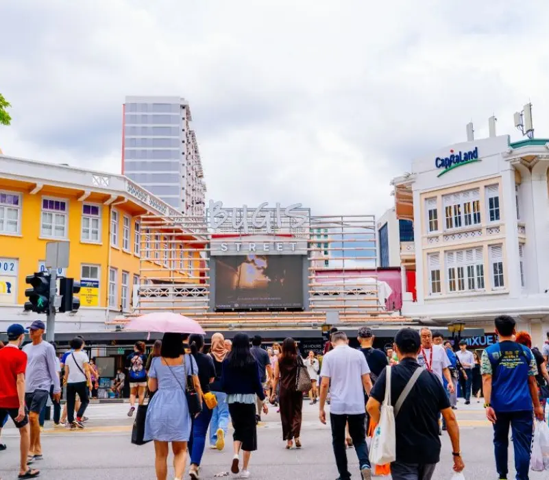Thưởng ngoạn Bugis Street, thiên đường mua sắm tại Singapore