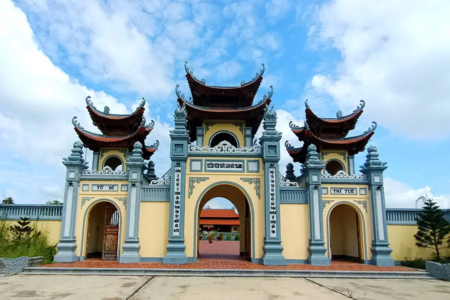 Chuyến review Thiền viện Tr&uacute;c L&acirc;m S&oacute;c Trăng ấn tượng c&ugrave;ng Quốc Anh 2