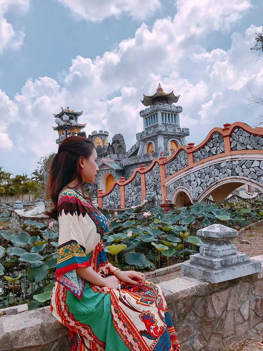 H&agrave;nh tr&igrave;nh review ch&ugrave;a S&oacute;c Trăng của c&ocirc; n&agrave;ng Mỹ Nh&acirc;n 4