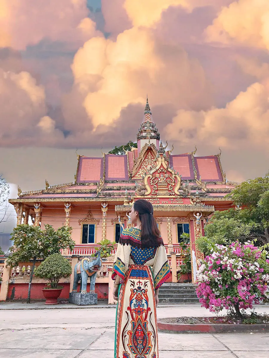 H&agrave;nh tr&igrave;nh review ch&ugrave;a S&oacute;c Trăng của c&ocirc; n&agrave;ng Mỹ Nh&acirc;n 7