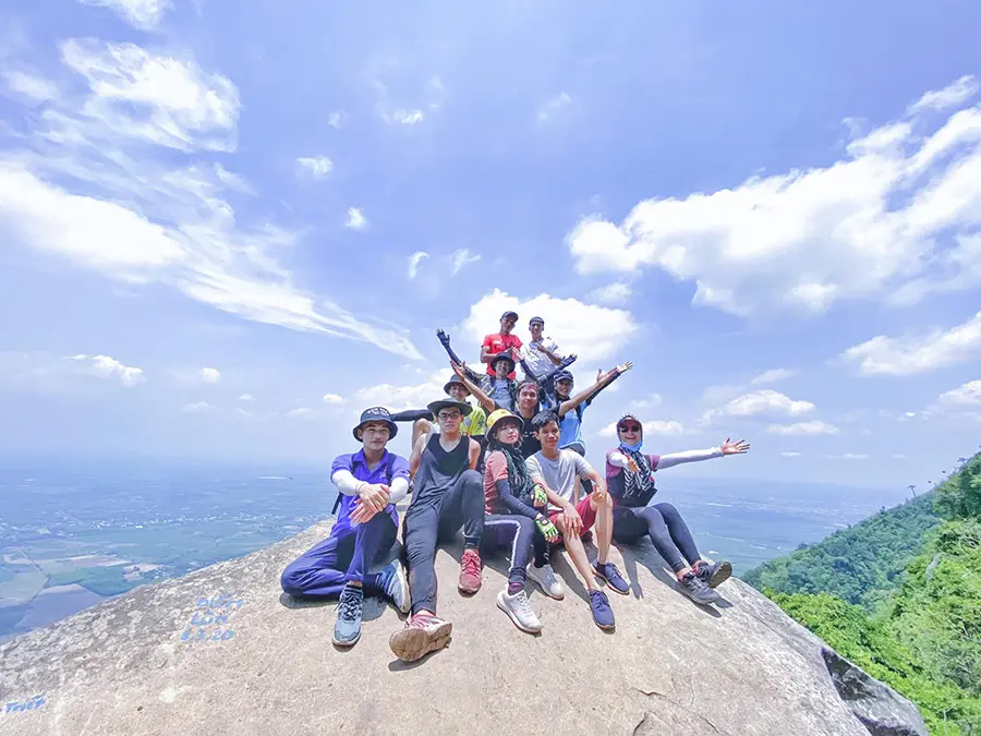 H&agrave;nh tr&igrave;nh Trekking n&uacute;i B&agrave; Đen với v&ocirc; v&agrave;n cung bậc cảm x&uacute;c 2