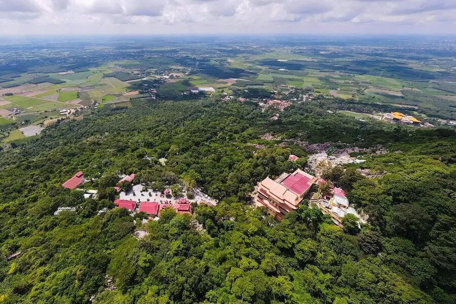 Kh&aacute;m ph&aacute; n&oacute;c nh&agrave; Nam Bộ mang t&ecirc;n N&uacute;i B&agrave; Đen T&acirc;y Ninh 5
