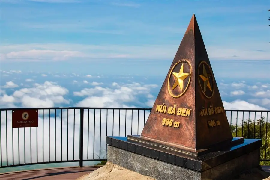 Kh&aacute;m ph&aacute; n&oacute;c nh&agrave; Nam Bộ mang t&ecirc;n N&uacute;i B&agrave; Đen T&acirc;y Ninh 2