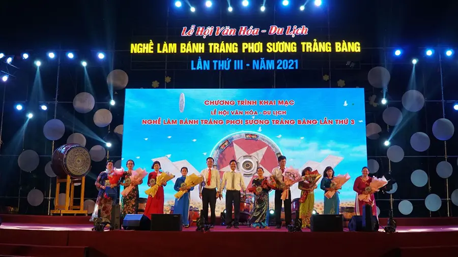 L&agrave;ng nghề b&aacute;nh tr&aacute;ng Trảng B&agrave;ng, n&eacute;t đẹp truyền thống của người d&acirc;n Nam Bộ 10