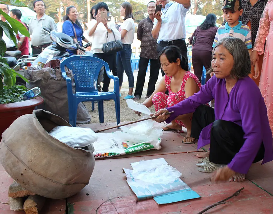 L&agrave;ng nghề b&aacute;nh tr&aacute;ng Trảng B&agrave;ng, n&eacute;t đẹp truyền thống của người d&acirc;n Nam Bộ 7