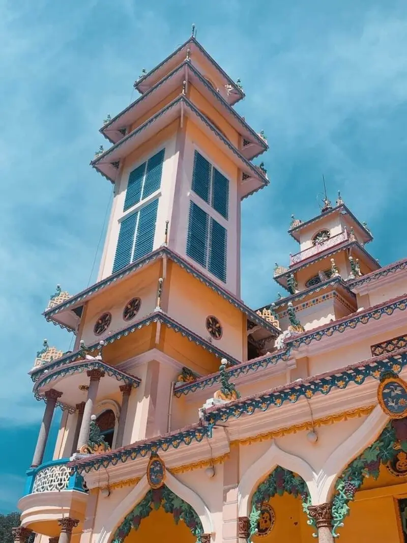 T&ograve;a Th&aacute;nh T&acirc;y Ninh v&agrave; kh&ocirc;ng gian t&iacute;n ngưỡng độc đ&aacute;o của đạo Cao Đ&agrave;i 5