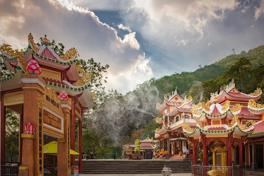 Top địa điểm du lịch t&acirc;m linh ở T&acirc;y Ninh đặc sắc nhất 4