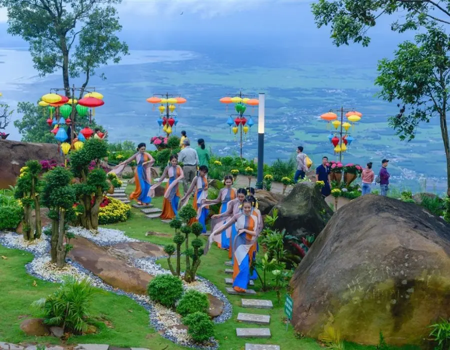Trải nghiệm Cắm trại tại n&uacute;i B&agrave; Đen, ai cũng n&ecirc;n thử một lần 5