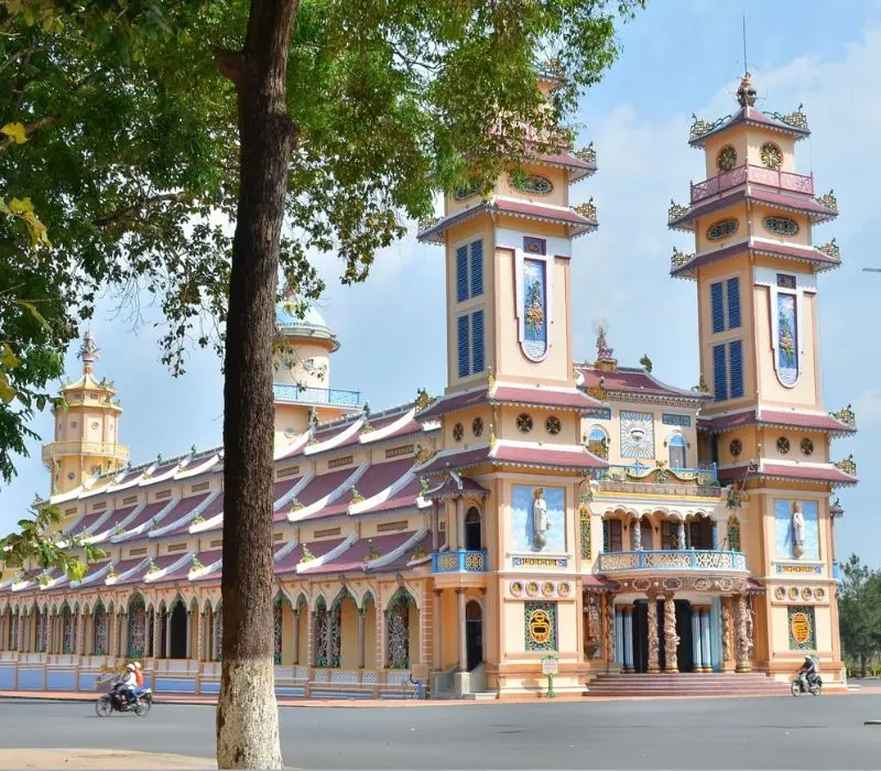 Tòa Thánh Tây Ninh và không gian tín ngưỡng độc đáo của đạo Cao Đài