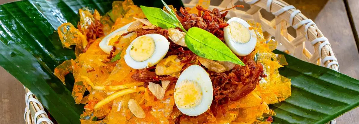 Bánh tráng trộn Tây Ninh, món ăn vặt được giới trẻ tứ phương yêu thích