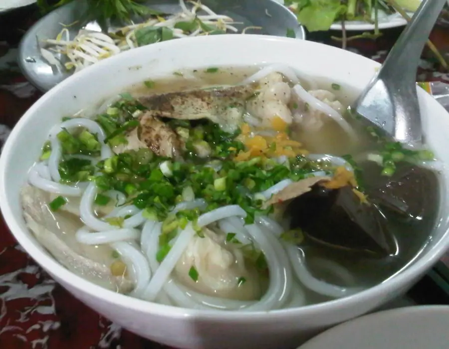 B&aacute;nh canh Trảng B&agrave;ng Năm Dung Ho&agrave;ng Mười ngon đ&uacute;ng điệu 6
