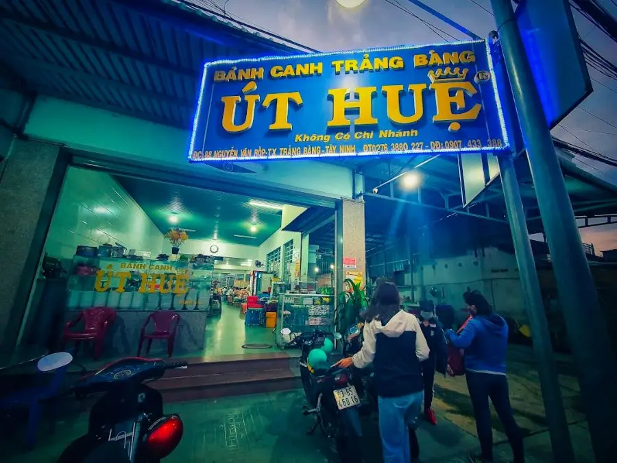 B&aacute;nh canh Trảng B&agrave;ng &Uacute;t Huệ thơm ngon đốn gục tr&aacute;i tim t&iacute;n đồ ăn uống 2