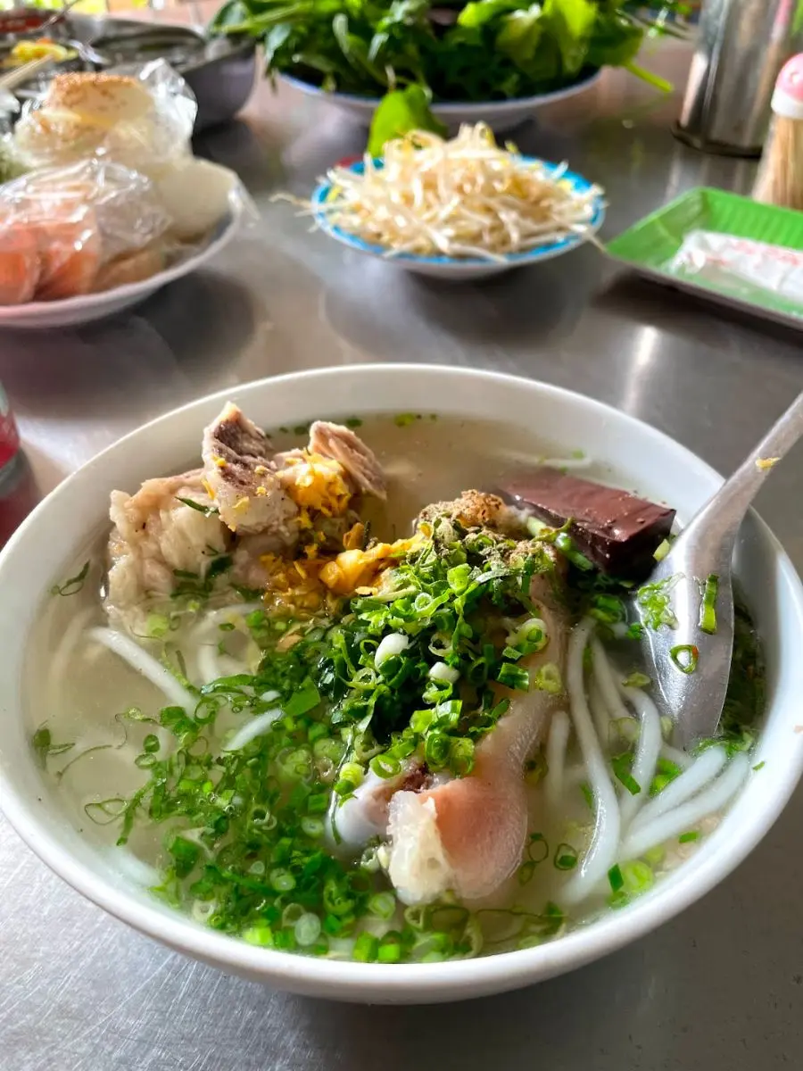 B&aacute;nh canh Trảng B&agrave;ng &Uacute;t Huệ thơm ngon đốn gục tr&aacute;i tim t&iacute;n đồ ăn uống 4