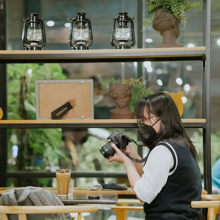 Dovezi Coffee, quán cà phê phong cách industrial độc đáo 14