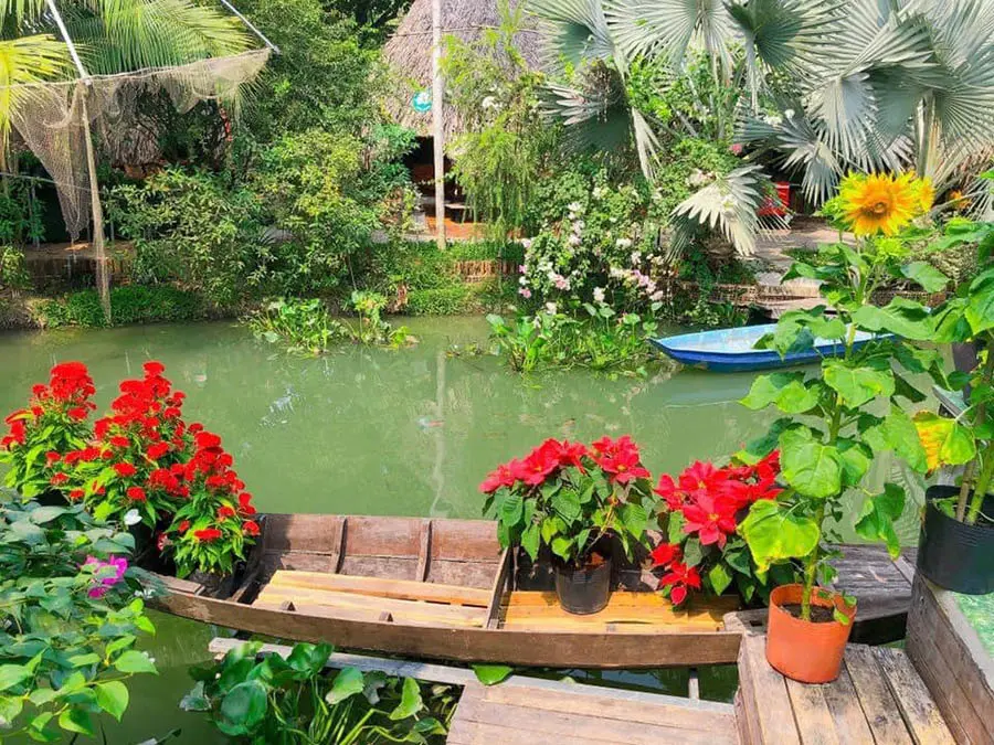 Gh&eacute; B&agrave;u Sen Qu&aacute;n thưởng thức đặc sản trong kh&ocirc;ng gian s&acirc;n vườn m&aacute;t mẻ 6