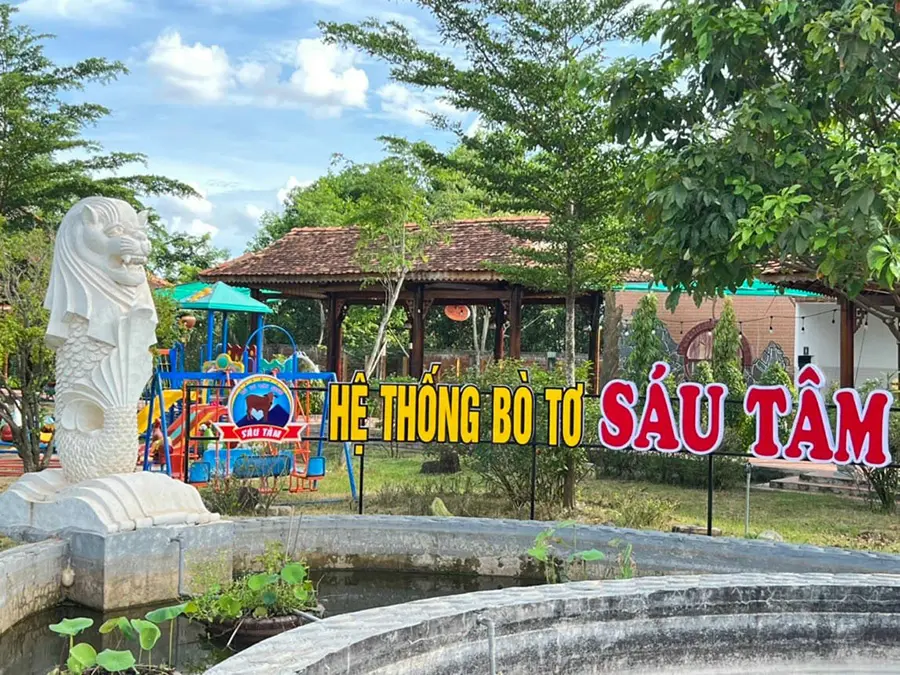 Gh&eacute; B&ograve; Tơ S&aacute;u T&acirc;m d&ugrave;ng bữa trong kh&ocirc;ng gian sinh th&aacute;i m&aacute;t l&agrave;nh 2