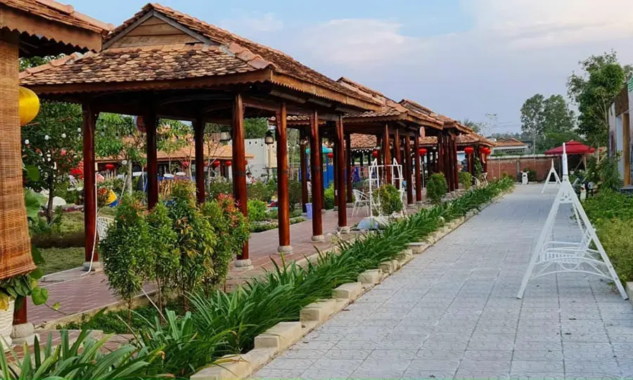 Gh&eacute; B&ograve; Tơ S&aacute;u T&acirc;m d&ugrave;ng bữa trong kh&ocirc;ng gian sinh th&aacute;i m&aacute;t l&agrave;nh 4