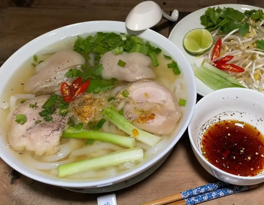 Hương vị B&aacute;nh canh Trảng B&agrave;ng b&eacute; Năm T&acirc;y Ninh th&acirc;n thuộc 2