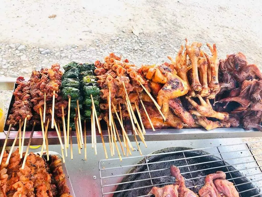 Ghé quán xiên que nướng dì Thu thưởng thức xiên que ngon bổ rẻ