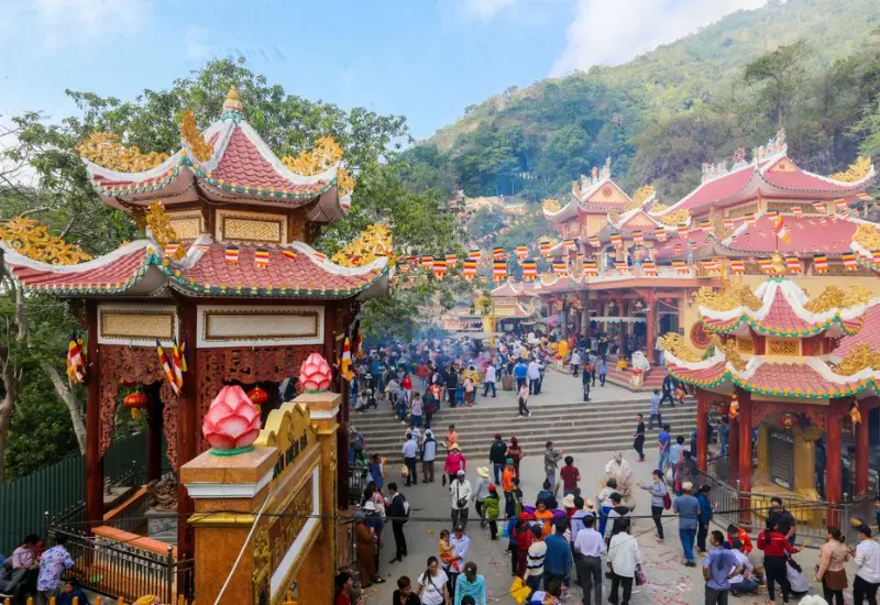 Du lịch n&uacute;i B&agrave; Đen c&oacute; g&igrave; chơi? Kinh nghiệm tham quan, ăn uống, check-in 8