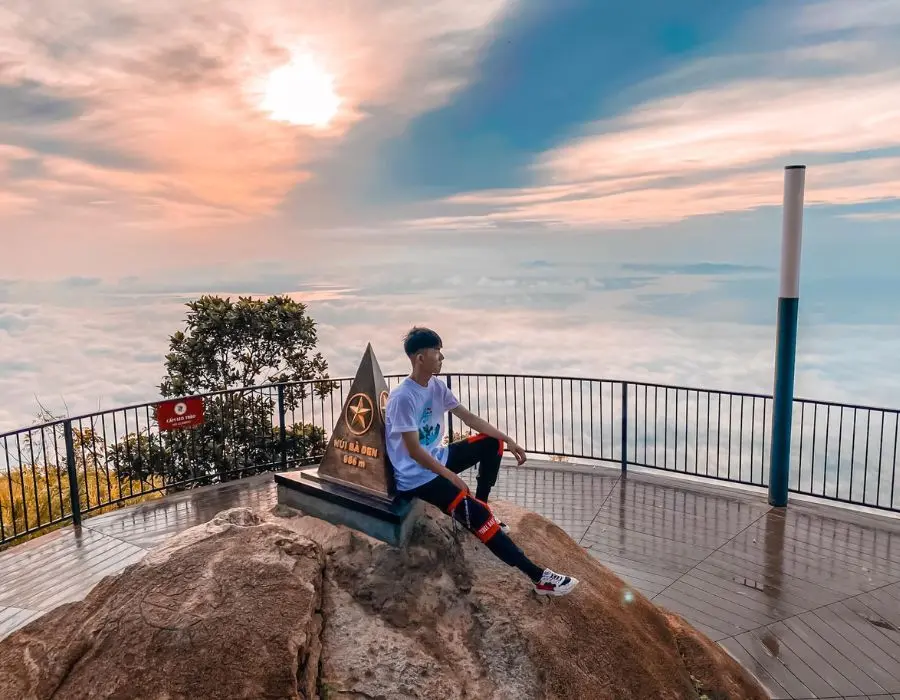 H&agrave;nh tr&igrave;nh săn m&acirc;y n&uacute;i B&agrave; Đen với những trải nghiệm kh&oacute; qu&ecirc;n 4