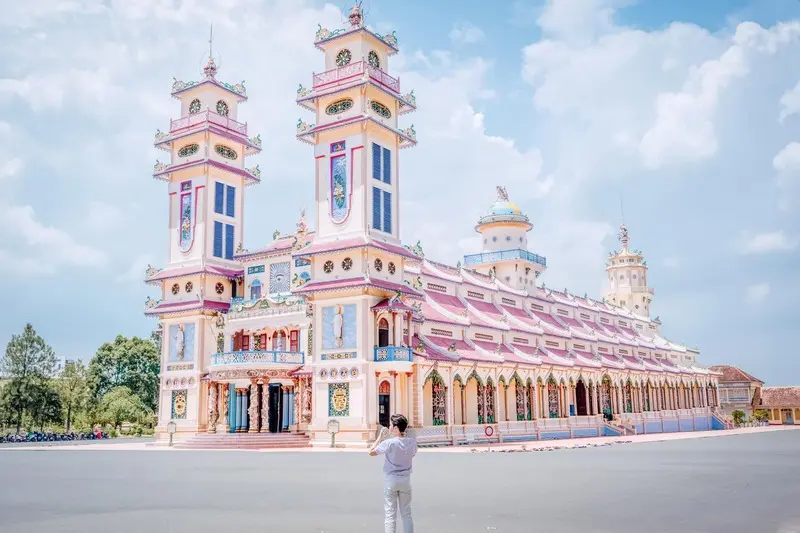 Tòa thánh Tây Ninh, không gian tâm linh mang vẻ đẹp huyền bí 3