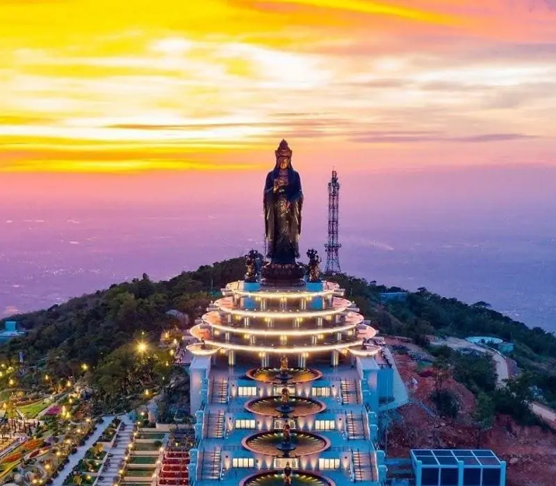 Du lịch Tây Ninh hè 'trốn nóng' Sài Gòn