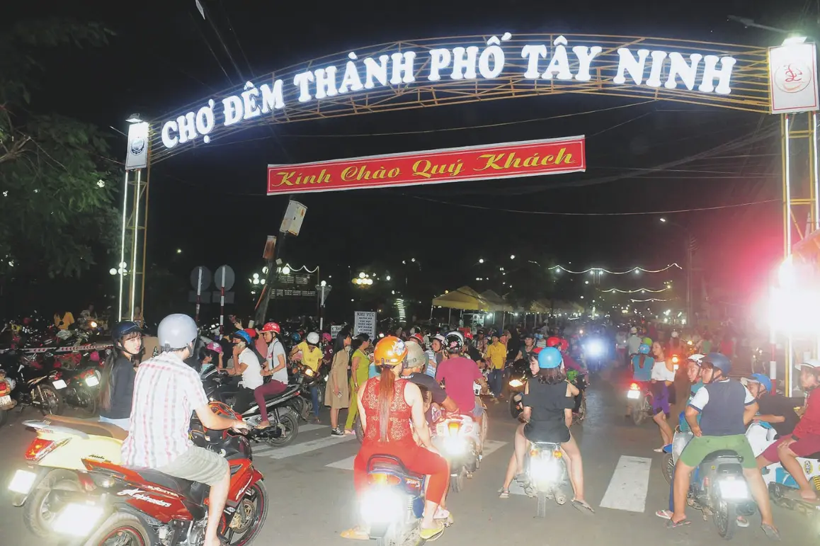 Khám phá chợ đêm Tây Ninh sầm uất và náo nhiệt