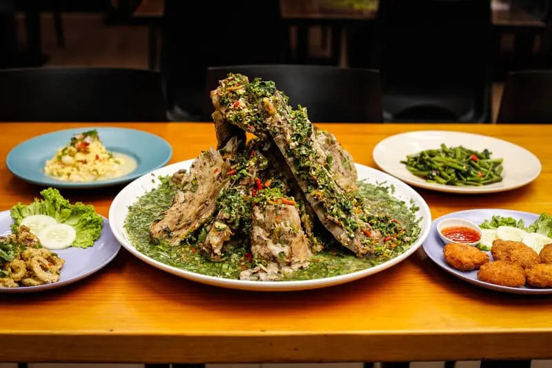 Đắm say m&oacute;n sườn cay Th&aacute;i Lan b&ugrave;ng nổ vị gi&aacute;c 4