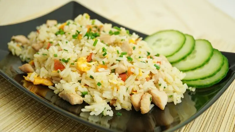 Thưởng thức cơm chi&ecirc;n Khao Pad, m&oacute;n đặc sản trứ danh đất Th&aacute;i 2