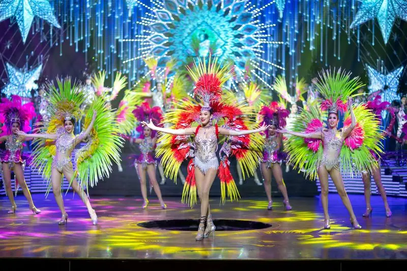 Alcazar Show du lịch vòng quanh thế giới chỉ với nghệ thuật 2