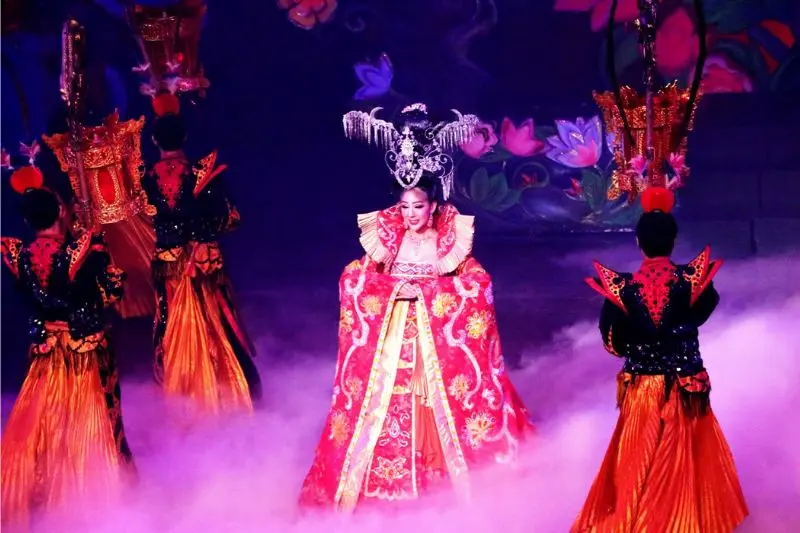 Alcazar Show du lịch vòng quanh thế giới chỉ với nghệ thuật 7