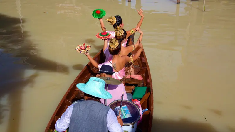 Chợ nổi Pattaya không gian mua sắm đậm văn hóa bản địa Thái Lan 6