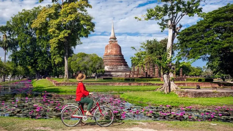 Cố đ&ocirc; Sukhothai nơi đ&oacute;n b&igrave;nh minh của hạnh ph&uacute;c tại Th&aacute;i Lan 3