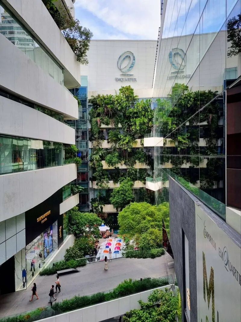 Mua sắm tại EmQuartier, trung t&acirc;m thương mại sầm uất bậc nhất Bangkok 7