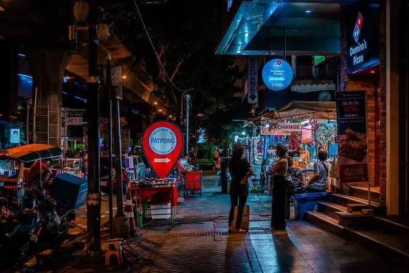 Review những khu chợ đ&ecirc;m Bangkok sầm uất nhất th&agrave;nh phố 9