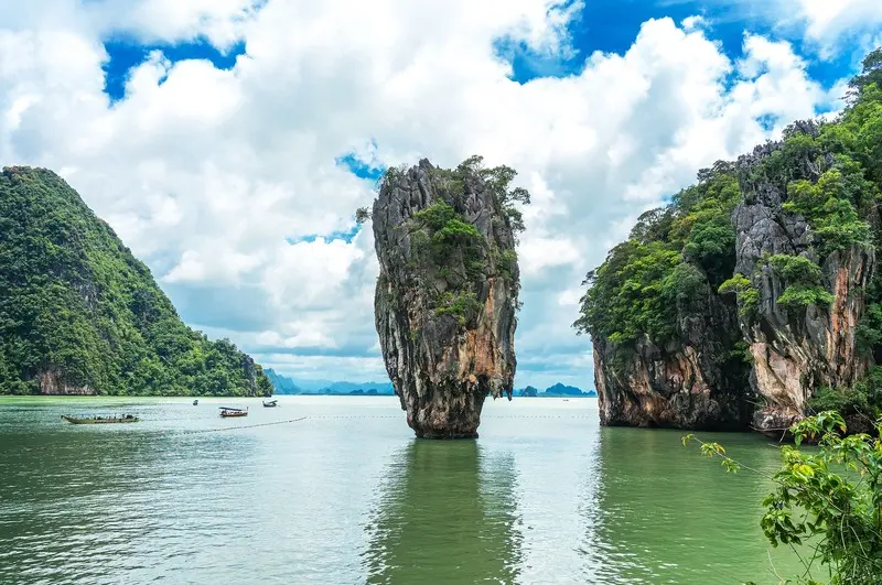 Vịnh Phang Nga nơi biển cả hòa quyện với bầu trời Thái Lan 10