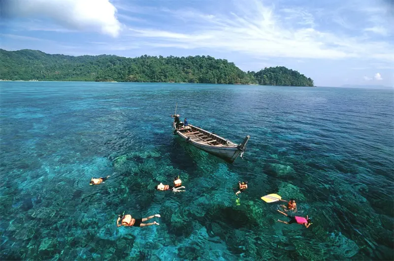 Vịnh Phang Nga nơi biển cả hòa quyện với bầu trời Thái Lan 4