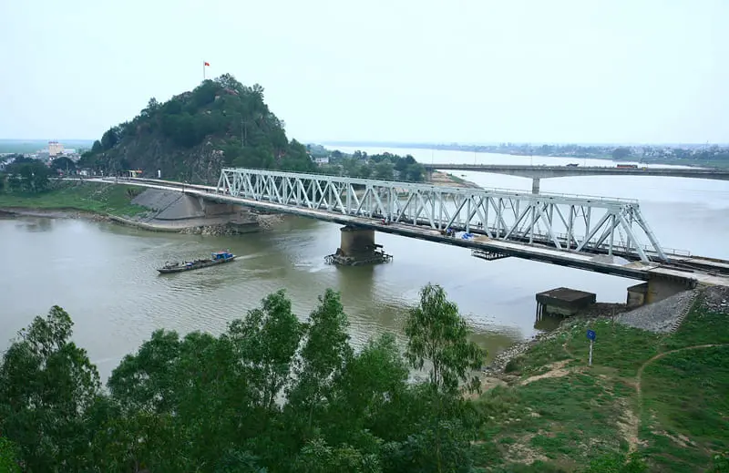 Cầu H&agrave;m Rồng, chứng nh&acirc;n lịch sử b&ecirc;n d&ograve;ng S&ocirc;ng M&atilde; 5