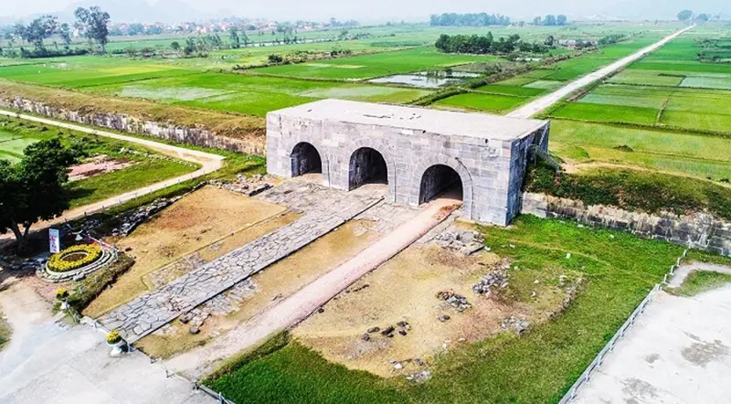 Th&agrave;nh nh&agrave; Hồ, di l&iacute;ch th&agrave;nh cổ bằng đ&aacute; hiếm hoi c&ograve;n s&oacute;t lại 2