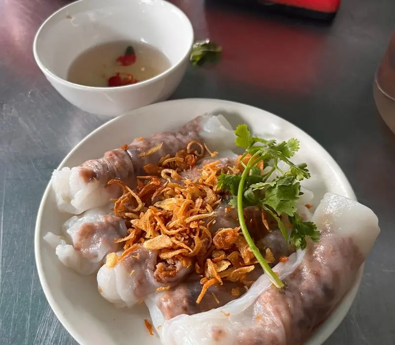 B&aacute;nh cuốn Thanh H&oacute;a, m&oacute;n ăn b&igrave;nh dị g&oacute;i trọn hương vị xứ Thanh 8