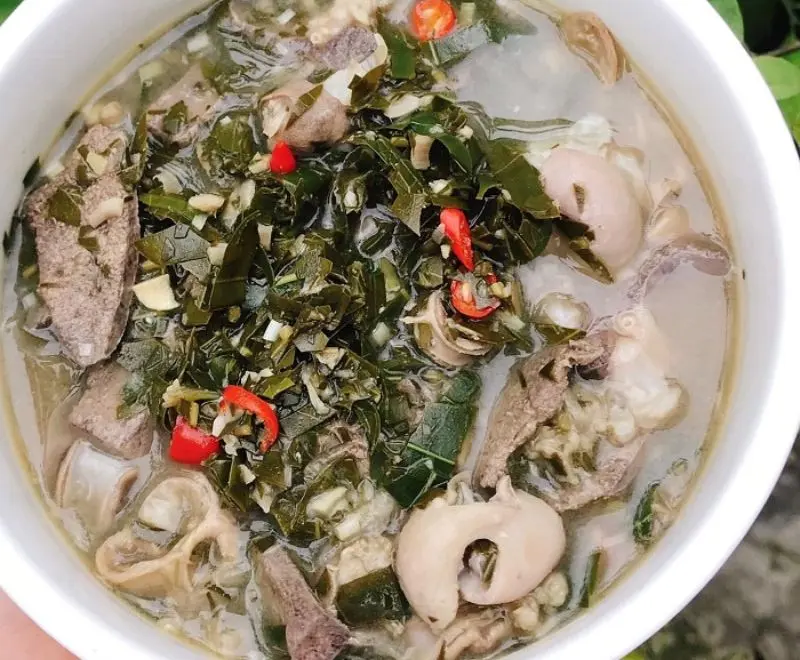 Lạ mi&ecirc;̣ng với món canh lá đắng đ&ocirc;̣c đáo tại xứ Thanh 5