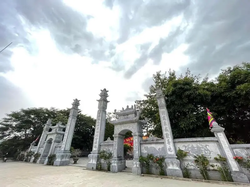 Đền C&ocirc; Bơ Thanh H&oacute;a linh thi&ecirc;ng nức tiếng gần xa 3