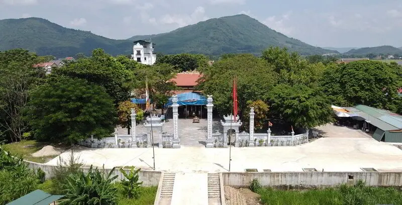 Đền C&ocirc; Bơ Thanh H&oacute;a linh thi&ecirc;ng nức tiếng gần xa 6