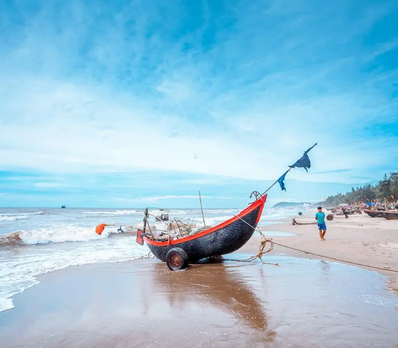 Du lịch h&egrave; Sầm Sơn, b&iacute; k&iacute;p vui chơi bung lụa qu&ecirc;n lối về 2